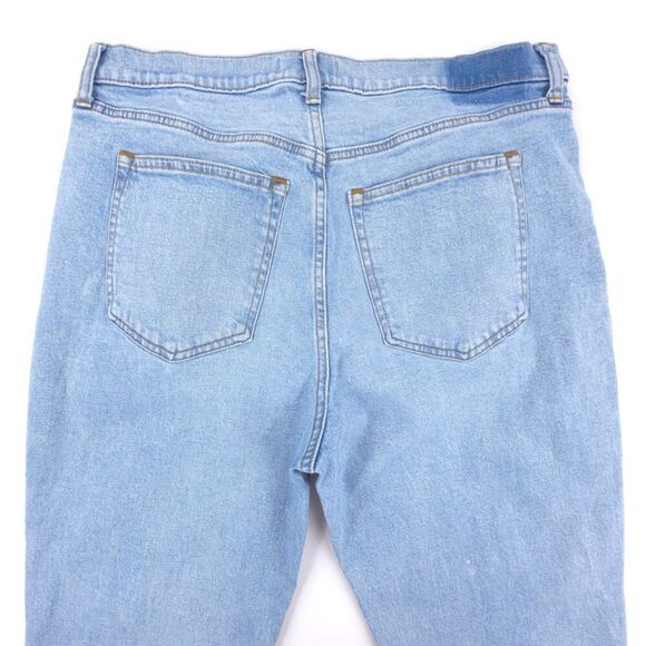 ABERCROMBIE 90s Straight Ultra High Rise Jeans Clean Girl Minimal Y2k Light Wash - Picture 6 of 8